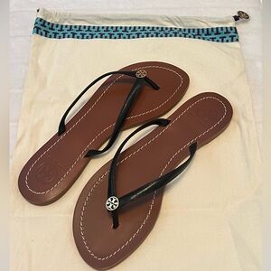 Tory Burch Terra Sandal Thong Black Vegan Leather Logo